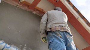 Базовый армирующий слой по минеральной вате. Втапливание Фасадной Стеклотканевой Сетки в клей CT190