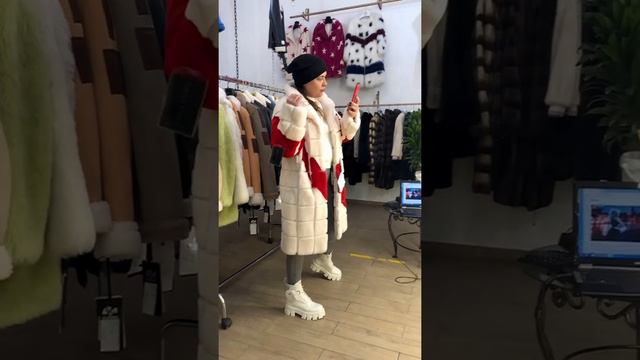 ЭКСКЛЮЗИВНАЯ ШУБА #Шубы #MariaBellaOfficial #ШубыМосква смотреть онлайн