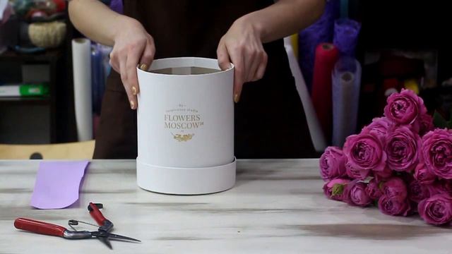 Цветы в шляпной коробке flowersmoscow24.ru смотреть онлайн