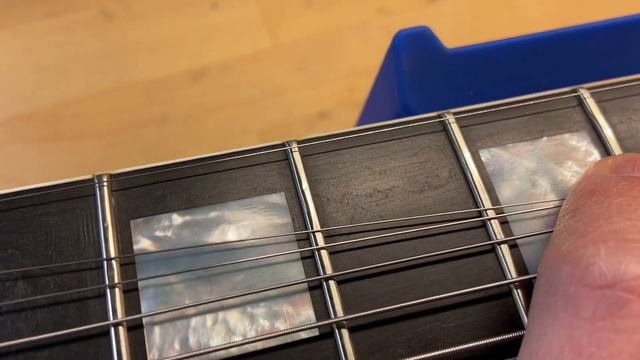 2015 Gibson Memphis Limited Run ES 355 Bigsby Sixties Cherry смотреть онлайн