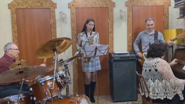 А. Лепин "5 минут" (исп.ансамбль "Аккорд") смотреть онлайн