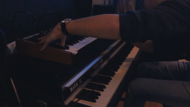 Prophet Rev-2 and Fender Rhodes MkII testing смотреть онлайн