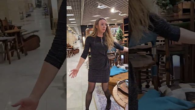 Почему за кожаным диваном стоит забор? #диван #необычнаямебель смотреть онлайн