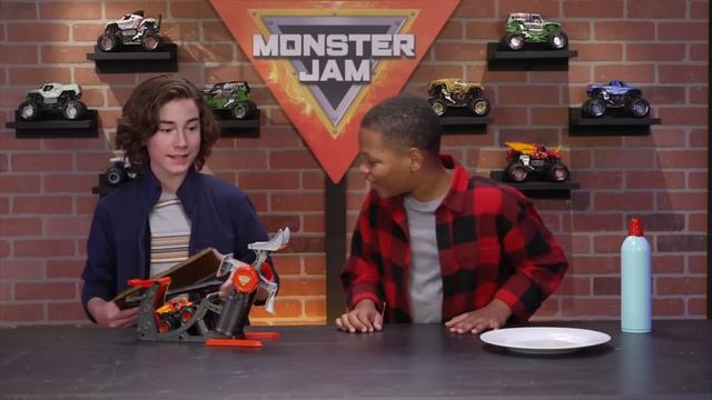 Messy Moments, Color Changing Vehicles +MORE 🔥 Monster Jam Trucks смотреть онлайн
