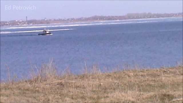 Климовский мост. 31.03.2020г.Понтон с краном на Волге.Bridge in the Samara region. смотреть онлайн