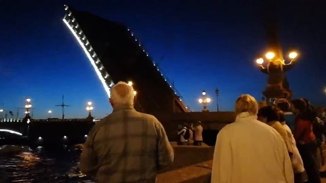 Развод Троицкого моста смотреть онлайн