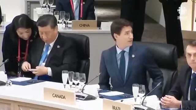 Премьер министр Канады хотел поздороваться с президентом Бразилии смотреть онлайн