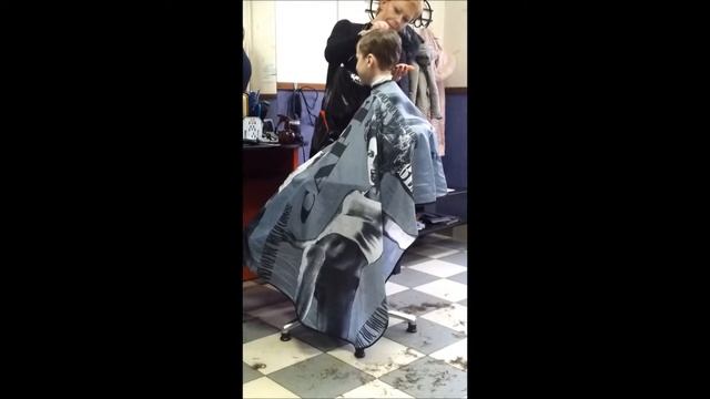 Посещение парикмахерской.wmv