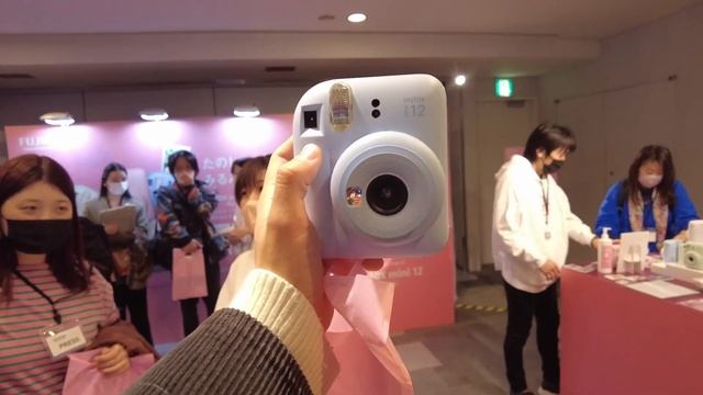 【instaxmini12発売！】富士フィルム新作プレス発表会へ行ってきた。チェキがもっと手軽にそばに? смотреть онлайн