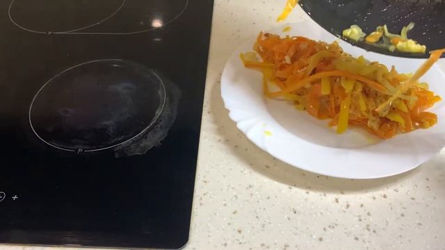 Очень быстрый печеночный салат. Рецепт печеночного салата. Готовим вкусный салат. Кулинария для все смотреть онлайн