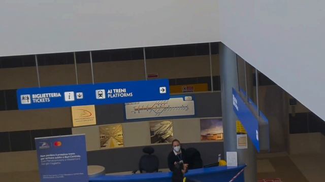 Италия Bari Puglia на чем доехать от аэропорта, borgo antico центр смотреть онлайн