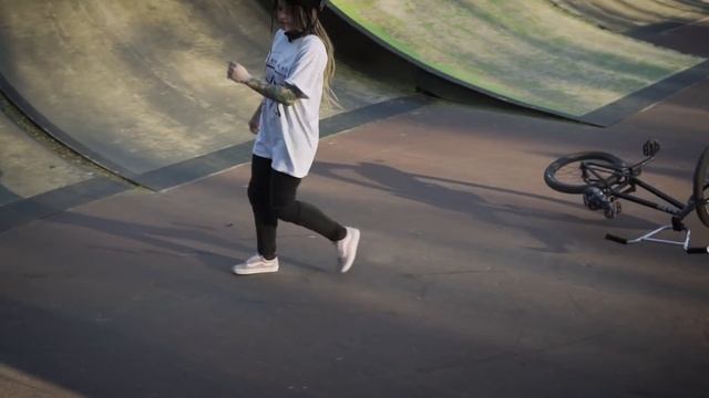 Шарага bmx online vol.4 How to Nose manual BMX смотреть онлайн