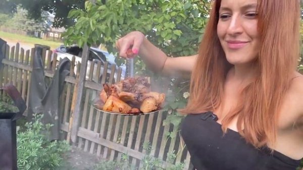 Готовим в казане с Mary Dylan: оценили даже поросята...