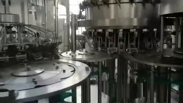 Monoblock PET bottle 3 in 1 CO2 mijiu filling machine смотреть онлайн
