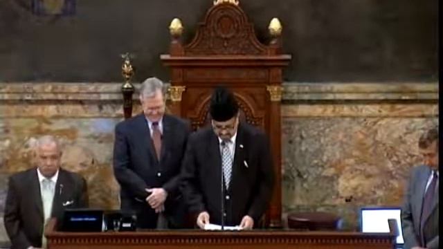 Ahmadiyya Muslim Imam Leads Prayer at PA House of Representatives смотреть онлайн