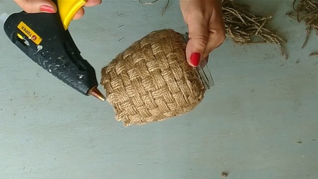 Простая ИДЕЯ из банки и джута //recycling idea смотреть онлайн