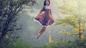 Я вспоминаю (Летящей походкой)