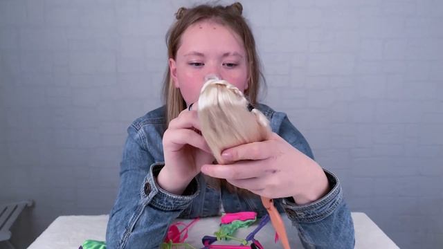 Barbie 1993 года Bicyclin Mattel Распаковка и обзор куклы которой почти 30 ЛЕТ смотреть онлайн