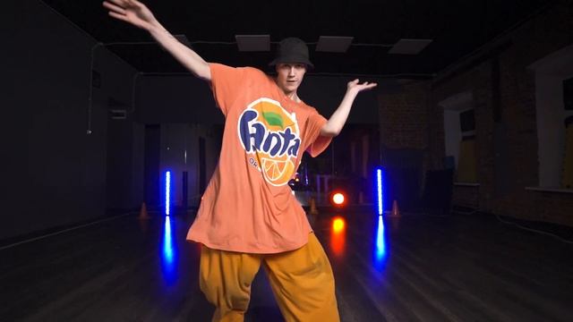 Вадим Большов - педагог школы танцев "Свои Люди" смотреть онлайн