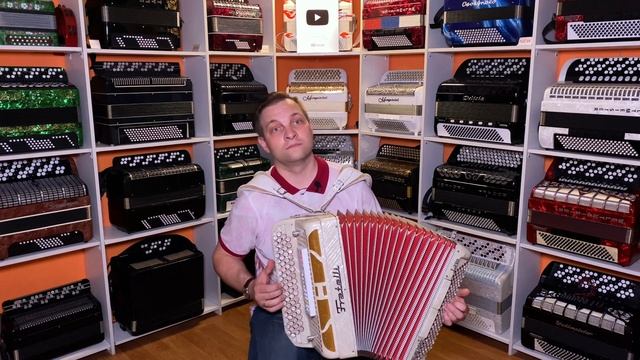 Баян Фрателли с микрофонами и миди системой (Италия-Россия) смотреть онлайн