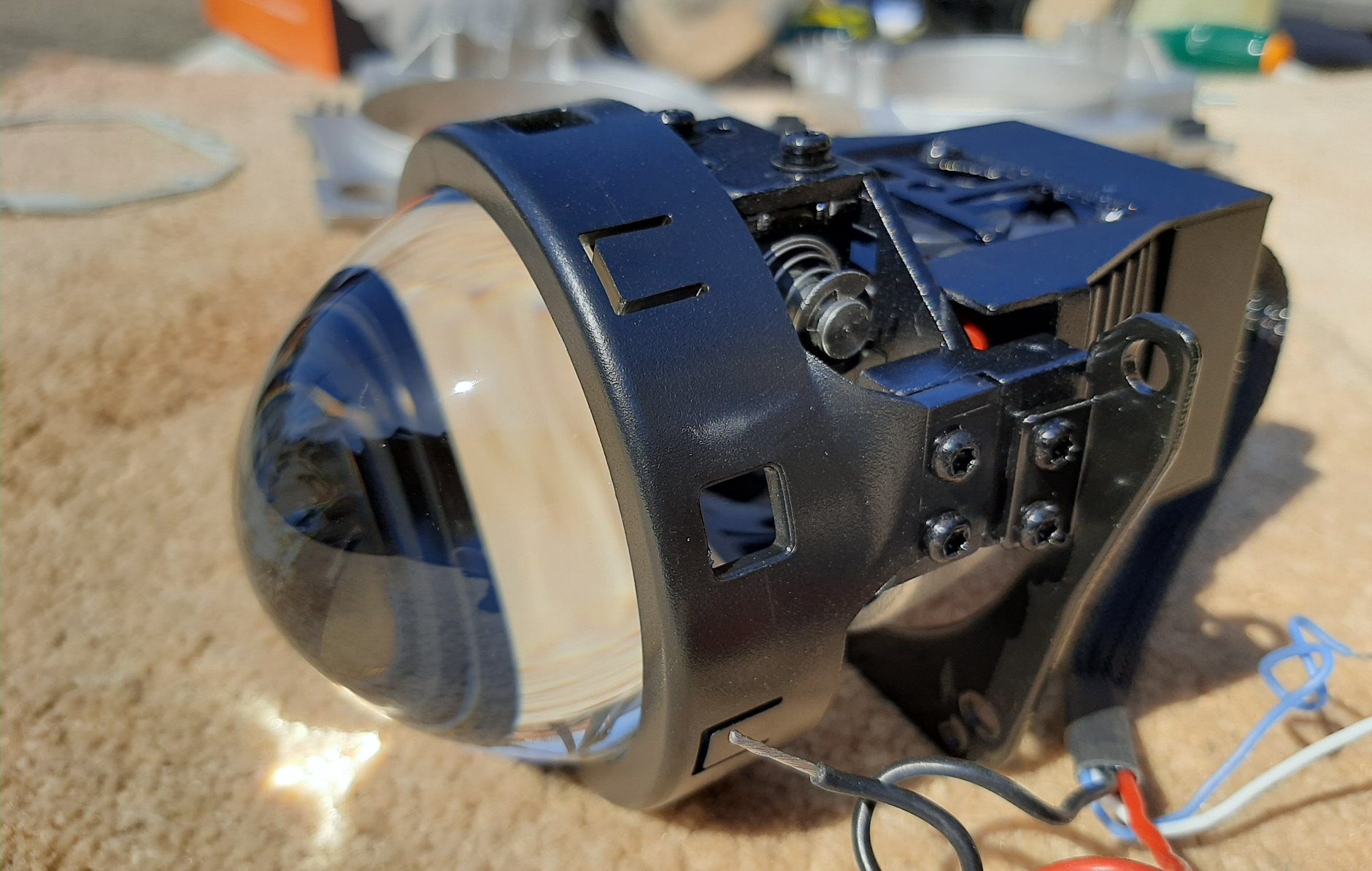 Установка в фары LED билинз c КУЛЕРОМ. Замена выгоревших линз на новые. Улучшаем свет фар Паджеро 4 смотреть онлайн