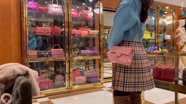 Vintage CHANEL Shopping, NYC Vlog, Soho Hidden Cafe, Courrèges, Baggu, Chocolate смотреть онлайн