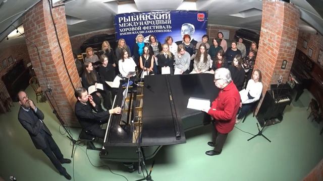 Виктор Кожухин и женский хор "Соколята". смотреть онлайн