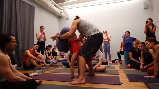 Пантюшев Игорь (подводящие к стойкам на руках "аджасменд" 2) смотреть онлайн