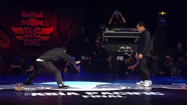 Bboy Keven Vs Bboy Issei- Red Bull BC One Asian Pacific Final 2015