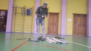 Надевание общевойскового защитного комплекта (ОЗК) в виде комбинезона