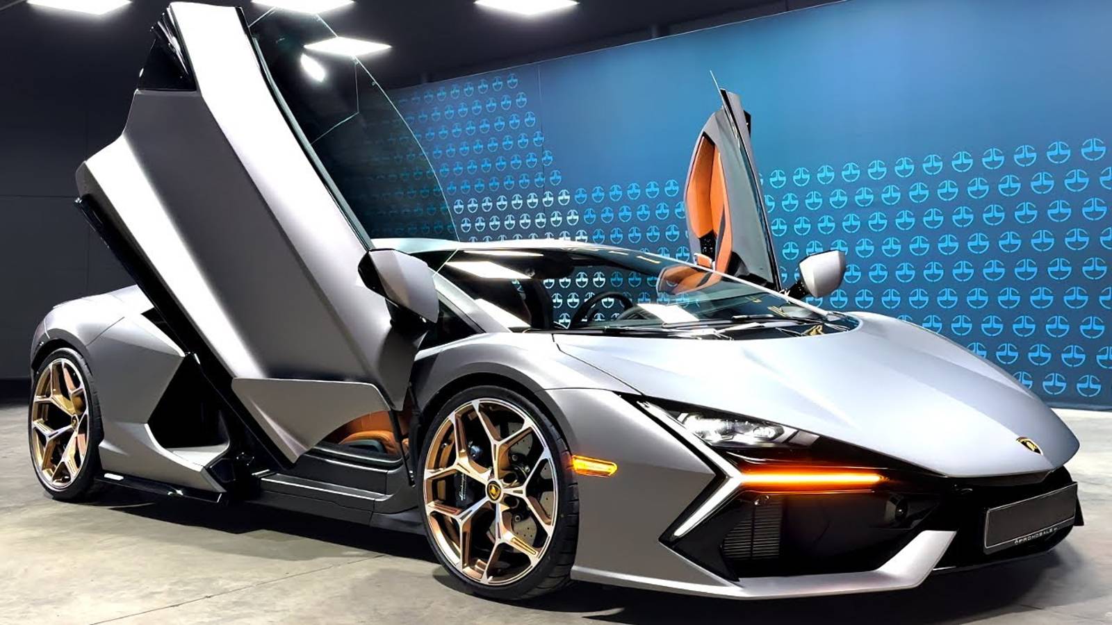 Lamborghini Revuelto (2025) — визуальный обзор + ЗВУК смотреть онлайн