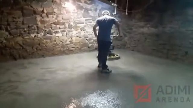 Работа с затирочной машиной Masalta MT 42-4 смотреть онлайн