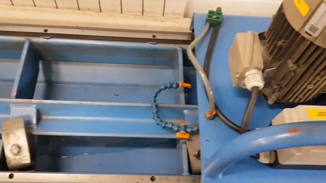 как точить ножи на ледозаливочной технике, станок для заточки ножей Zamboni Olympia итд.