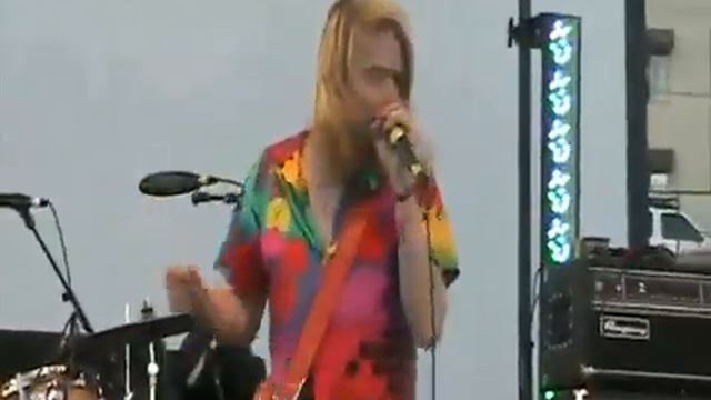 Ariel Pink- Shades Away Live @ FYF 2010 смотреть онлайн