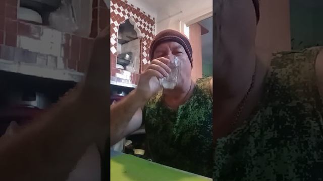 На обзор минеральная вода лечебно-столовая из магазина Пятёрочка смотреть онлайн