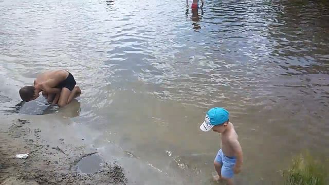 Река Ворскла. Городской пляж. Полтава смотреть онлайн