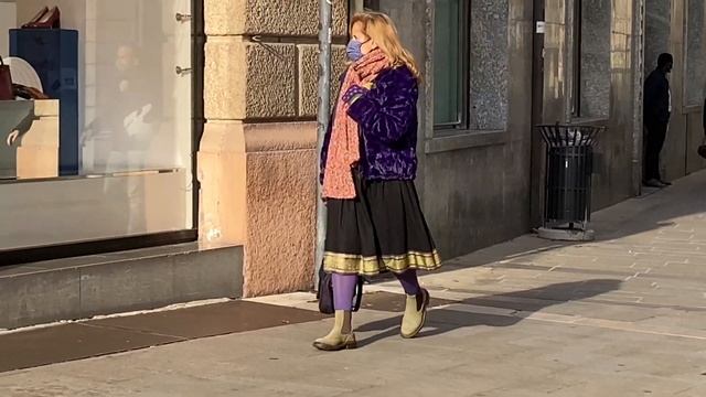 Стрит стайл из Италии : Шубы, пальто, как одеваемся зимой смотреть онлайн