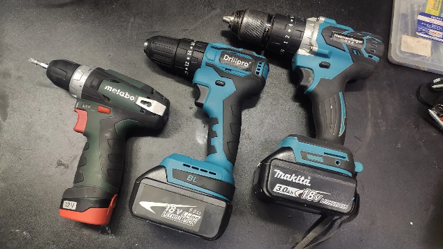 Самый компактный бесщеточный шуруповерт 18v c Aliexpress. Что внутри, тестируем устройство.