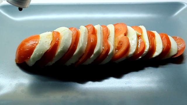 Cooking | Insalata Caprese | Готовим итальянский салат Капрезе | Итальянская закуска | MaxImum TV смотреть онлайн