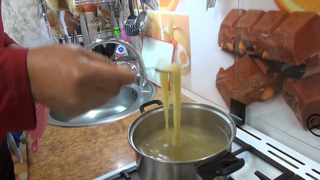 Быстро завтрак - Spaghetti + . Мужик на кухне. Очень простое и очень вкусное блюдо. смотреть онлайн