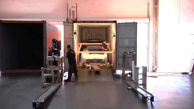 Загрузка автомобилей в контейнер смотреть онлайн