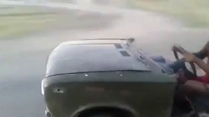 а я сяду в кабриолет