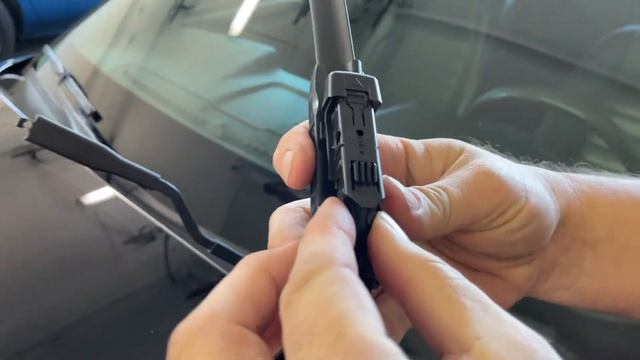 How To Replace Your Wiper Blades On a 2010-2014 Ford Mustang смотреть онлайн