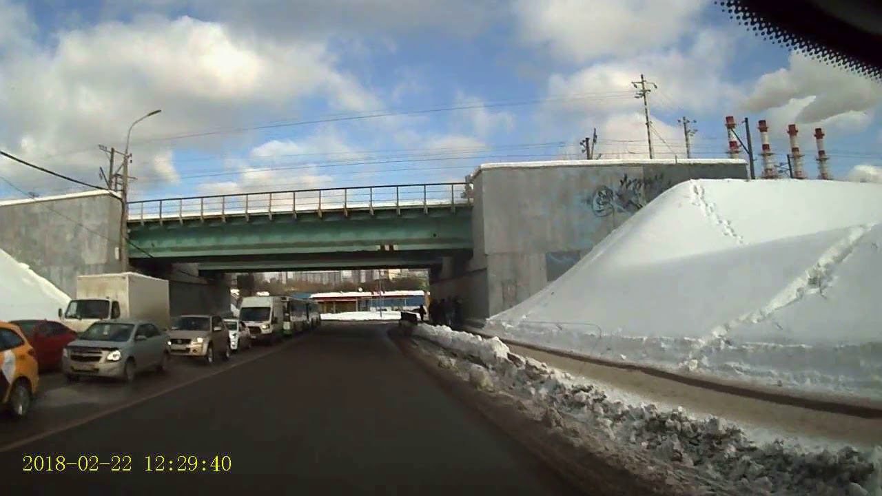 Видеорегистратор в зеркале AVS0450DVR | условия записи: встроенная камера, день, город смотреть онлайн