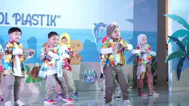 Assembly "Petualangan Botol Plastik" KB-TK Islam Al Azhar 51 Sidoarjo смотреть онлайн