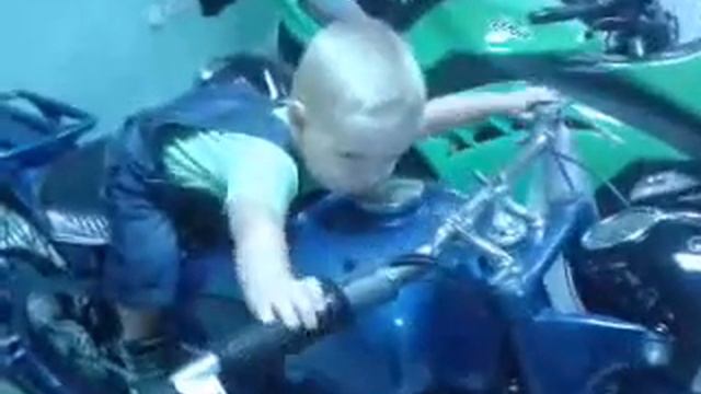 Маленький байкер! смотреть онлайн