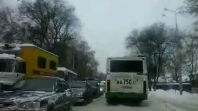 Ростов-на-Дону, пробка на пр.Ленина 14.12.2012 смотреть онлайн