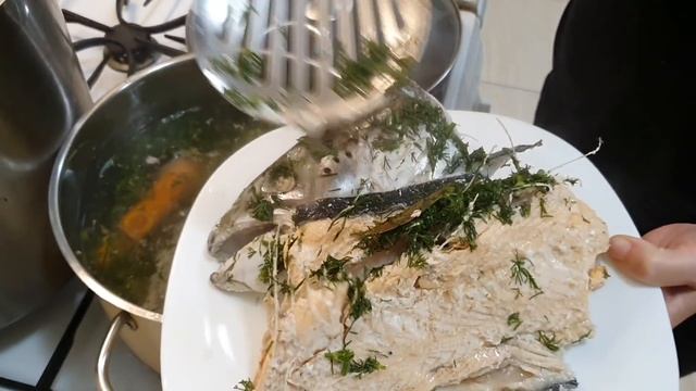 УХА. САМЫЙ ПРОСТОЙ И УДАЧНЫЙ РЕЦЕПТ. КАК ПРИГОТОВИТЬ ВКУСНУЮ И ПРОЗРАЧНУЮ УХУ? смотреть онлайн