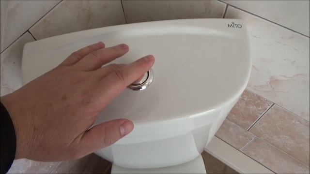 Подтекает, течёт бачок унитаза. Ремонт за 15 секунд смотреть онлайн