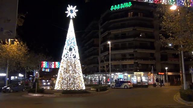 Городок Салоу облачается в празничный "наряд" !!!!! смотреть онлайн